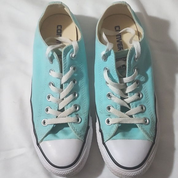 Converse Sneakers Womens 7.5 - Picture 2 of 9